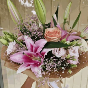 Buket pink cveća, dostava cveća Ruma