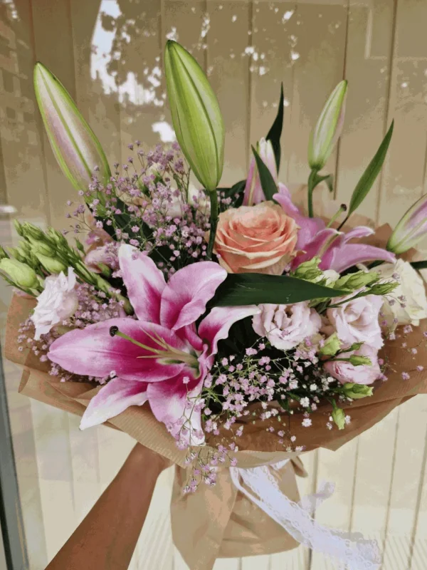 Buket pink cveća, dostava cveća Ruma